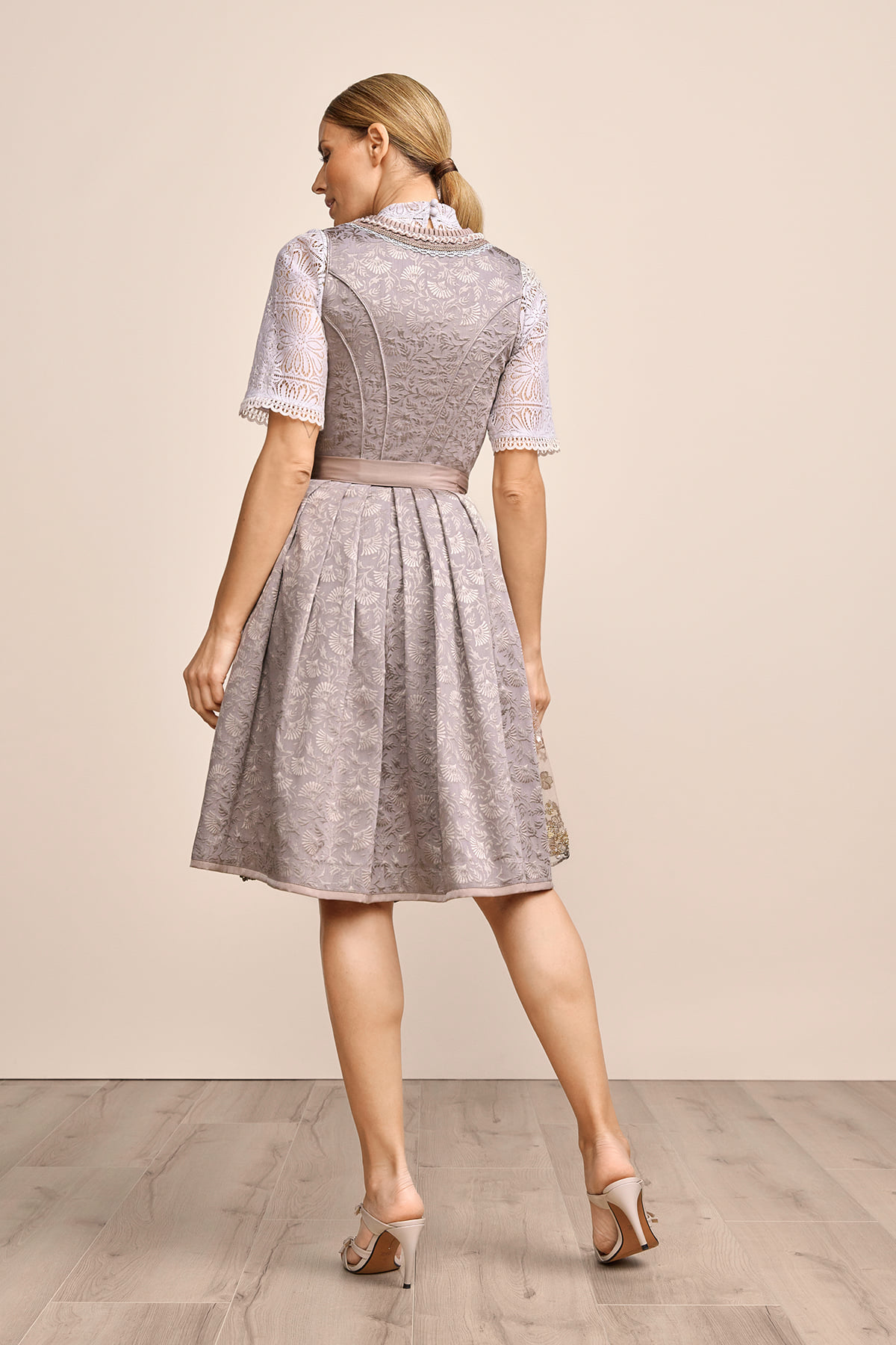 Dirndl Azalea (60cm)
