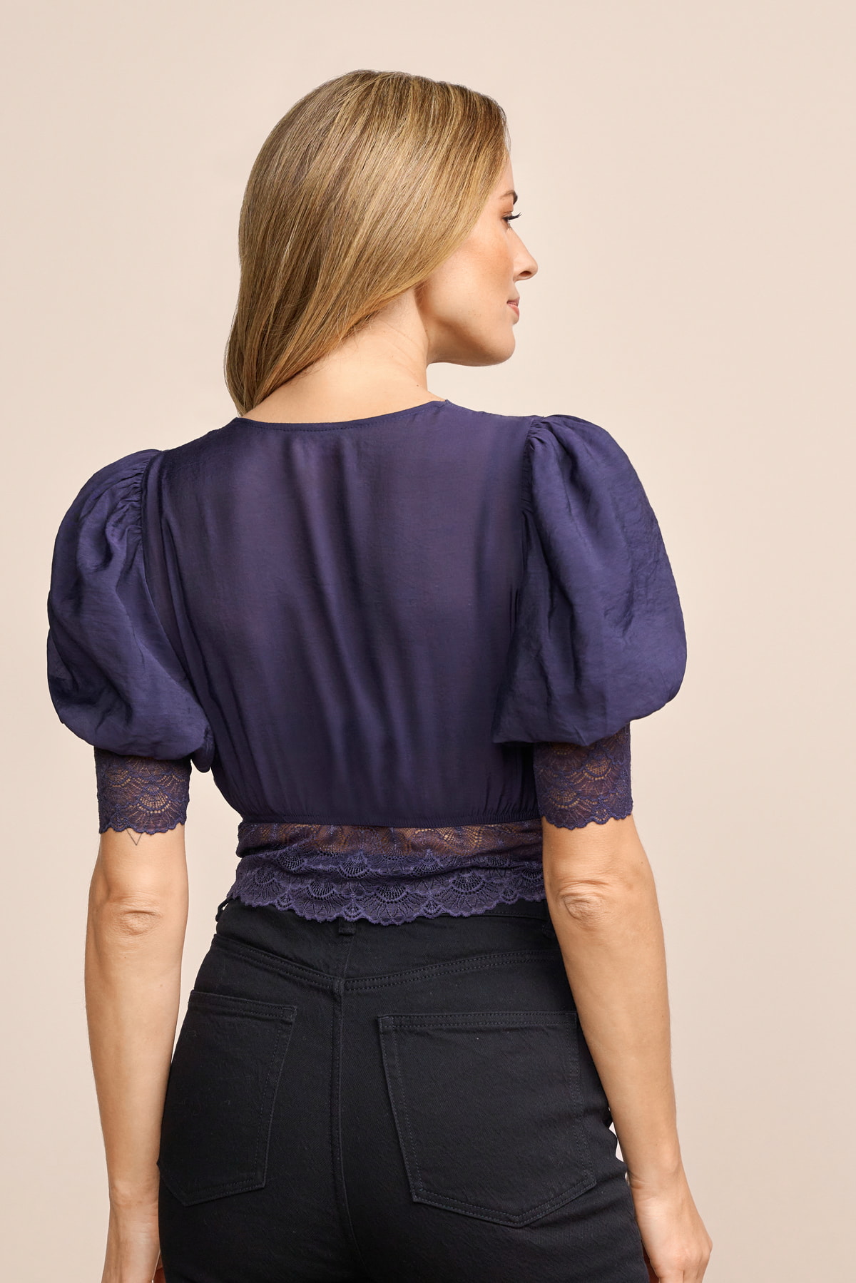 Dirndlbluse Aolani